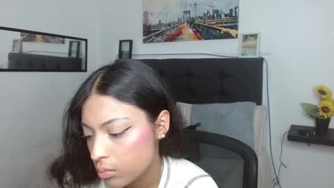 Snapshot of vannesweet_ chatting on November 2025 08:08:02 PM vane online show from November 2025 08:08:02 PM