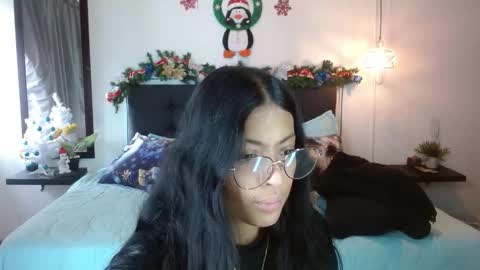 Snapshot of vannesweet_ chatting on November 2025 03:27:02 PM vane online show from November 2025 03:27:02 PM
