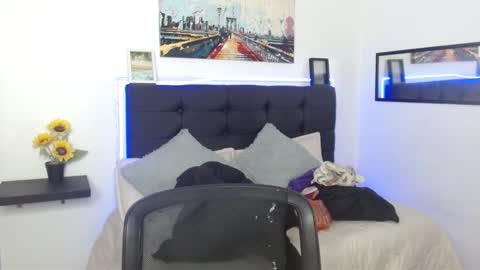 Snapshot of vannesweet_ chatting on December 2025 02:23:01 PM vane online show from December 2025 02:23:01 PM