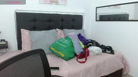 vane online show from April 2026 08:29:01 PM