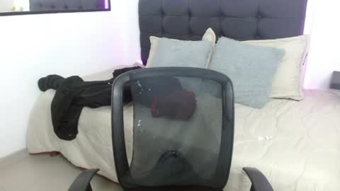 Snapshot of vannesweet_ chatting on April 2026 07:38:02 PM vane online show from April 2026 07:38:02 PM