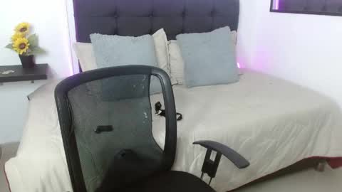 Snapshot of vannesweet_ chatting on April 2026 08:18:01 PM vane online show from April 2026 08:18:01 PM