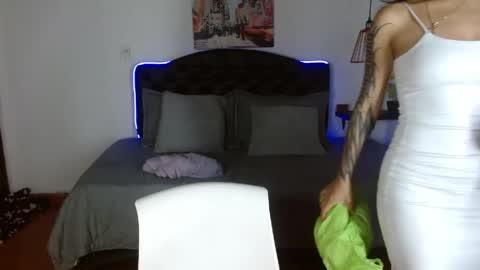 Snapshot of vannesweet_ chatting on May 2026 09:33:02 PM vane online show from May 2026 09:33:02 PM