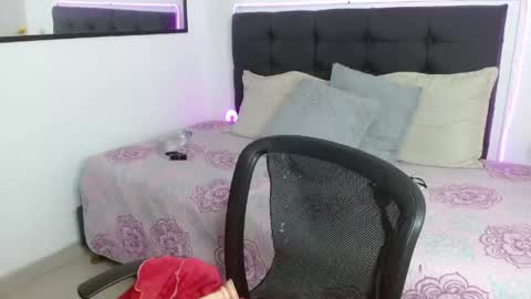 Snapshot of vannesweet_ chatting on May 2026 10:29:01 PM vane online show from May 2026 10:29:01 PM