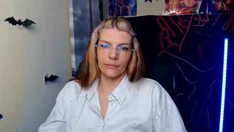 Snapshot of vanrey_ chatting on June 2026 07:03:02 AM Vanessa online show from June 2026 07:03:02 AM