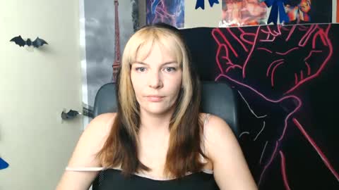 Snapshot of vanrey_ chatting on June 2026 06:38:02 AM Vanessa online show from June 2026 06:38:02 AM