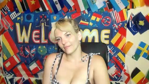 Snapshot of vanrey_ chatting on July 2026 07:01:02 AM Vanessa online show from July 2026 07:01:02 AM
