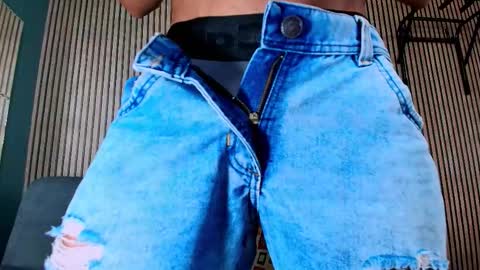 Vans Ross online show from February 2026 07:19:02 PM