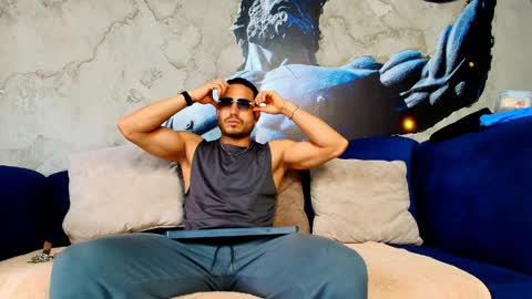 Vans Ross online show from April 2026 02:04:02 PM