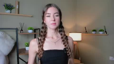 Snapshot of vanvanvibe chatting on July 2026 08:41:01 AM Charline online show from July 2026 08:41:01 AM