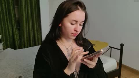 vaolietkat online show from April 2026 12:43:01 PM