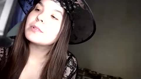 Snapshot of var_kiss chatting on November 2025 09:44:02 AM Var Kiss online show from November 2025 09:44:02 AM