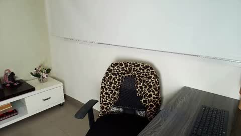 Victoria online show from October 2025 11:03:01 AM