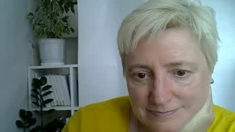 Snapshot of vea_motty chatting on June 2026 02:41:02 PM vea_motty online show from June 2026 02:41:02 PM