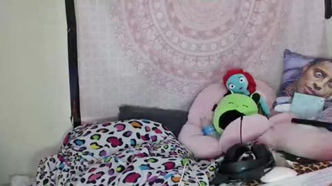 Veronica Lehane online show from December 2024 07:43:01 PM