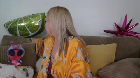 Vegas Dani online show from October 2025 07:28:01 AM