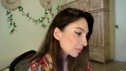 veka_lourens online show from March 2026 06:35:02 PM