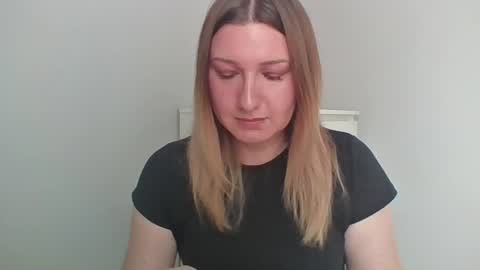 Snapshot of velour_idylle chatting on June 2026 12:26:02 PM velour_idylle online show from June 2026 12:26:02 PM