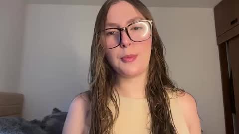 Sophi  online show from June 2026 06:02:01 PM