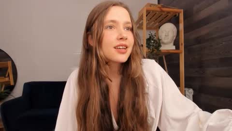 velvet_cherry online show from November 2025 04:18:01 PM