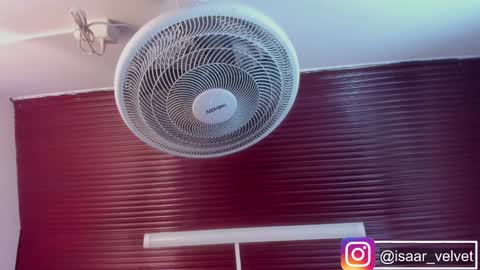 Isabella  online show from February 2026 12:01:02 PM