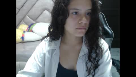 velvet_moon_v online show from October 2025 01:07:02 PM