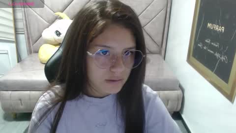 Snapshot of velvet_moon_v chatting on December 2025 01:53:01 PM velvet_moon_v online show from December 2025 01:53:01 PM