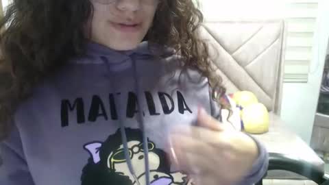 Snapshot of velvet_moon_v chatting on January 2026 01:13:02 PM velvet_moon_v online show from January 2026 01:13:02 PM