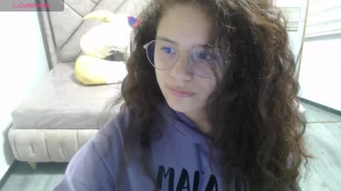 Snapshot of velvet_moon_v chatting on January 2026 01:13:02 PM velvet_moon_v online show from January 2026 01:13:02 PM