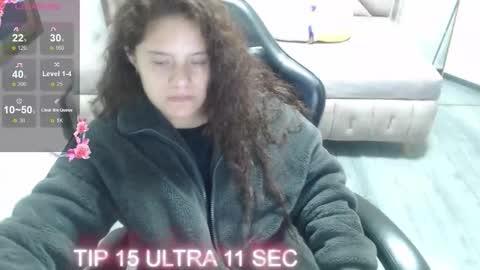 Snapshot of velvet_moon_v chatting on January 2026 01:15:02 PM velvet_moon_v online show from January 2026 01:15:02 PM