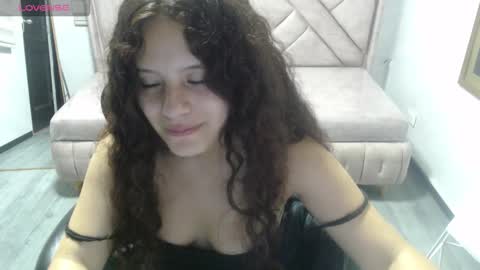 Snapshot of velvet_moon_v chatting on February 2026 07:44:02 PM velvet_moon_v online show from February 2026 07:44:02 PM