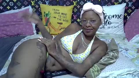 Snapshot of velvet_temptress chatting on January 2026 05:32:01 AM velvet online show from January 2026 05:32:01 AM