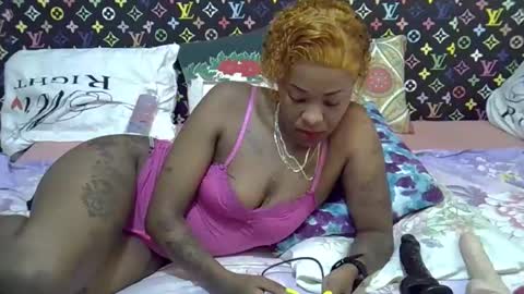 Snapshot of velvet_temptress chatting on February 2026 06:20:02 AM velvet online show from February 2026 06:20:02 AM