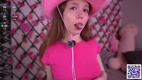 Polly online show from November 2025 06:17:01 PM