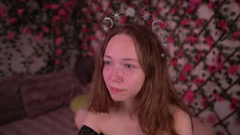 Polly online show from November 2025 06:10:01 PM