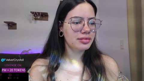 Snapshot of velvetcrystal chatting on October 2025 05:50:01 AM Crystal PVT OPEN online show from October 2025 05:50:01 AM