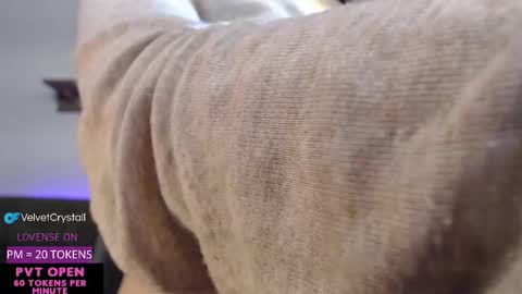 Snapshot of velvetcrystal chatting on October 2025 06:34:02 AM Crystal PVT OPEN online show from October 2025 06:34:02 AM