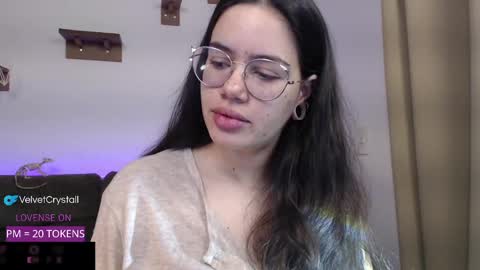 Snapshot of velvetcrystal chatting on October 2025 06:47:01 AM Crystal PVT OPEN online show from October 2025 06:47:01 AM