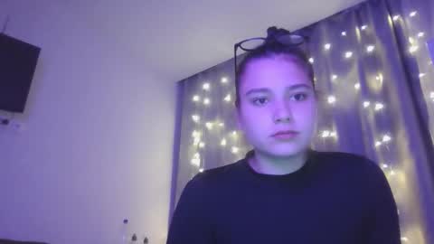 Snapshot of velveted_ivy chatting on October 2025 04:42:02 PM velveted_ivy online show from October 2025 04:42:02 PM