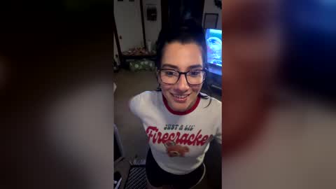 Snapshot of velvetkitten19 chatting on February 2026 12:58:02 AM Kitty online show from February 2026 12:58:02 AM