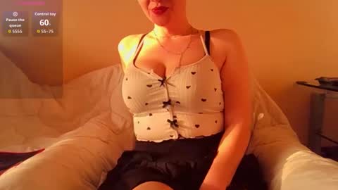 Snapshot of velvetmonax chatting on March 2026 03:19:02 PM VelvetXmona online show from March 2026 03:19:02 PM