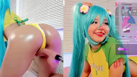 Snapshot of velvetnami chatting on April 2026 12:19:02 PM Velvet Nami online show from April 2026 12:19:02 PM