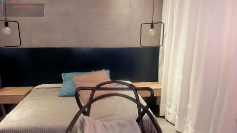 velvettease_ online show from October 2025 12:57:02 PM