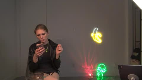 VelvetTGirl online show from April 2026 06:35:01 PM