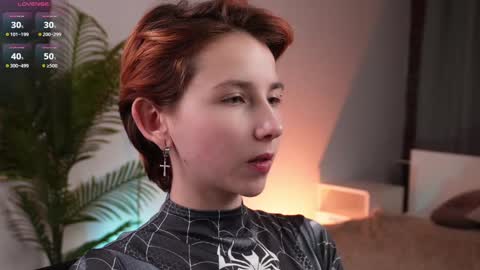 CLEOshort hair  TIna long hair  online show from December 2024 06:16:01 PM