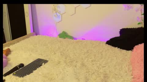 velvetvibes_ online show from February 2026 02:05:01 AM