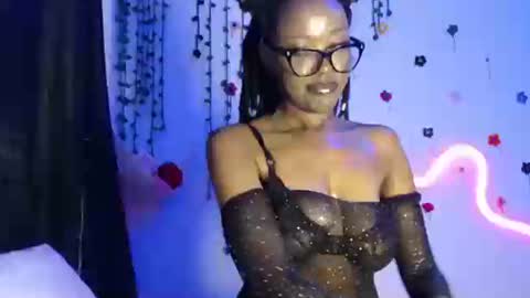 COCO XOXO online show from October 2025 05:15:02 AM