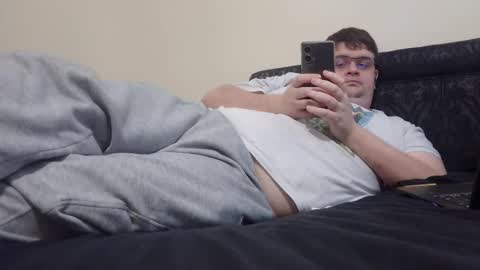 Velyas online show from November 2025 07:14:01 PM