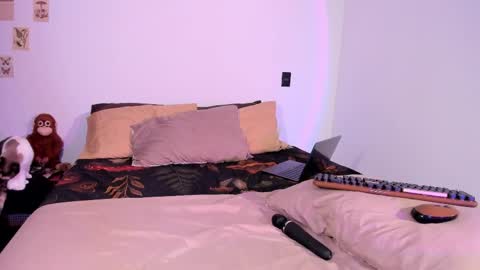 Lanna   online show from April 2026 10:42:02 AM