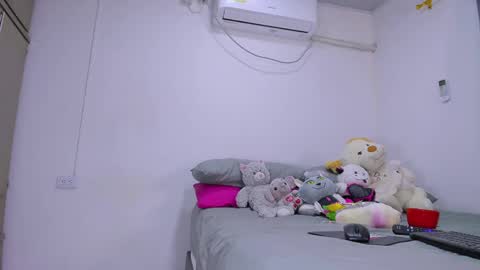 vennuss01 online show from May 2026 07:08:01 PM